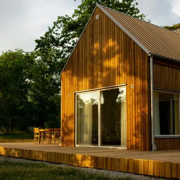 Houtbouw voor tuinhuis met coilnailer – buitendienstkwaliteit